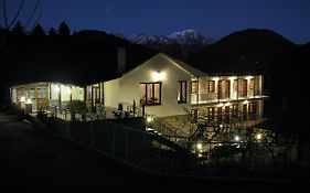 Ξενώνας η γωνιά